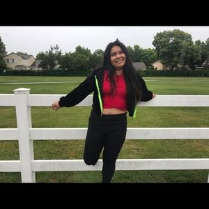 Meet your Posher, Alma